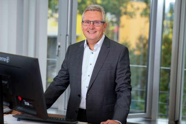 Uwe Gravenstein</br><span class="light">Kaufmännische Leitung<br/></span> Bild